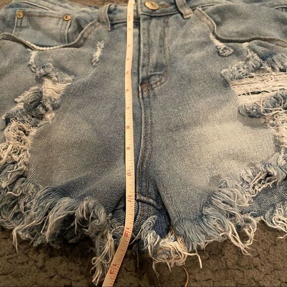 Almost Famous Jean Shorts - Picture 7 of 12